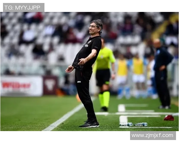 世界足球明星队服的魅力与风采探秘,领略球场上的时尚与个性 世界足球明星队服的魅力与风采探秘,领略球场上的时尚与个性