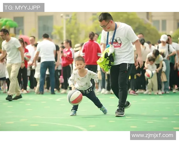家庭欢乐时光家里足球游戏带来的亲子互动与快乐体验