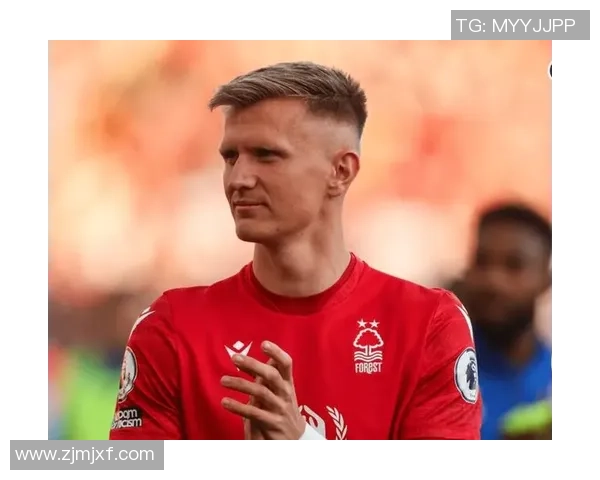 足球大蛇的传奇之路：从草根球员到世界顶级前锋的成长故事